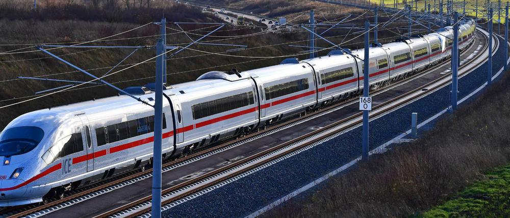 Fährt, aber mit Verspätung: ICE auf dem Weg nach München.
