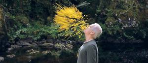 Farbfontäne. Andy Goldsworthy liebt das Gelb der Ulmenblätter.