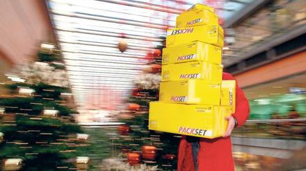 Im Überfluss. Vor Weihnachten ist das Paketaufkommen doppelt so hoch wie an normalen Tagen.