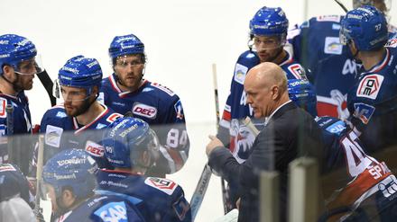 Trainer Bill Stewart. Neuer Feuerwehrmann bei den Adler Mannheim.