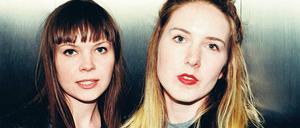 Dreamteam. Andreya Casablanca (li.) und Laura Lee kennen sich vom Studium. Sie spielen beide Gitarre, Casablanca singt. 