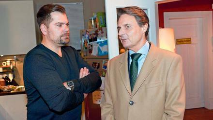 Wolfgang Bahro (rechts) trägt auch als älter gewordener Jo Gerner perfekte Outfits.