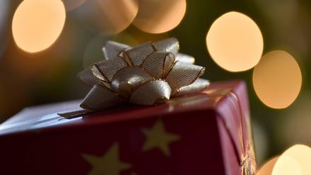 Es bedarf etwas Fingerspitzengefühl, um ein richtig tolles Weihnachtsgeschenk zu finden.