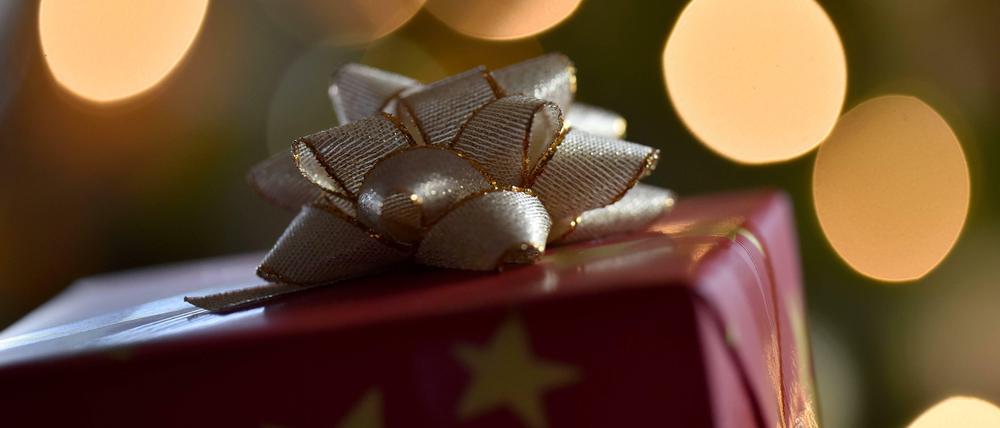 Es bedarf etwas Fingerspitzengefühl, um ein richtig tolles Weihnachtsgeschenk zu finden.