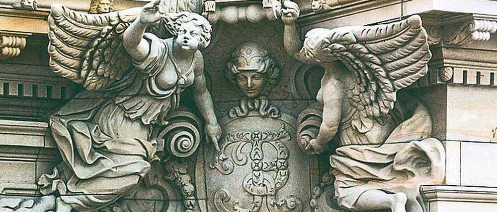 Engel am Schloss, noch ohne Posaune.