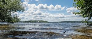Idyll an der Havel. Doch nicht überall kommen die Bürger ran - obwohl die Wege Eigentum des Staates sind.