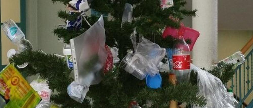 Anti-Plastik-Aktion des Manfred-von-Ardenne-Gymnasiums. So wirbt die 10d der Ardenne-Schule um Plastikvermeidung. 