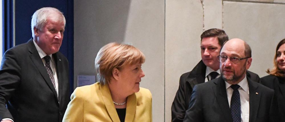 Bundeskanzlerin Angela Merkel (CDU), Martin Schulz (SPD) und Horst Seehofer (CSU) auf einem Archivbild.