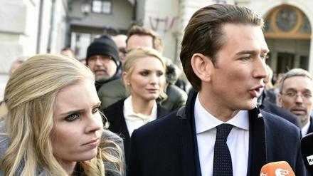Österreichs neuer Bundeskanzler Sebastian Kurz (ÖVP) und seine Freundin Susanne Thier.