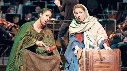 Herzig. Sasha Cooke als Maria und Jaques Imbrailo als Joseph.