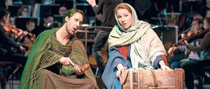 Herzig. Sasha Cooke als Maria und Jaques Imbrailo als Joseph.