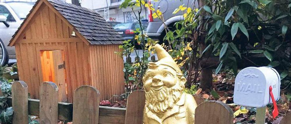 Schon mancher junge Fan hat Heinrich, den Gartenzwerg aus der Heinrich-Roller-Straße, ins Herz geschlossen und schreibt ihm Briefe.