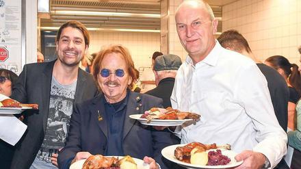 Gänse, Rotkohl und Klöße spendiert Frank Zander "seinen" Obdachlosen in Berlin jedes Jahr.