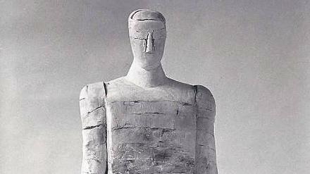 Scheinriese. Auch die großen Skulpturen von Erika Schewski-Rühling sind aus Ton – und deshalb empfindlich.