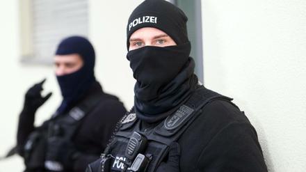 Razzia gegen ein Islamisten-Netzwerk in Berlin (Archivbild): In diesem Jahr sind rund 1200 Verfahren wegen Terrorismusverdachts neu eingeleitet worden.