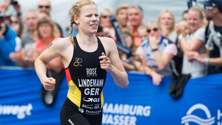 Vielleicht mal Triathlon? Für Laura Lindemann kein Problem, sie wurde im Juli in Hamburg Dritte.