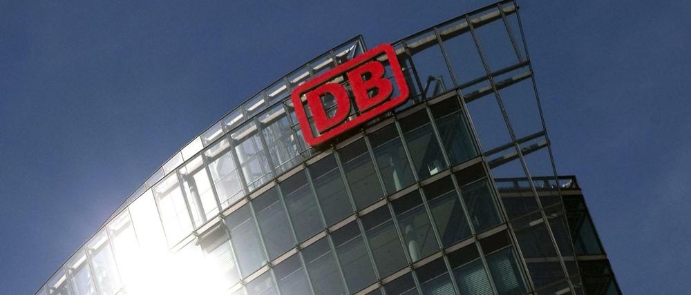 Die Bahn streicht ihren Mitarbeitern das vergünstigte ÖPNV-Ticket.
