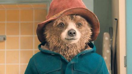 Stille Nacht im Fernsehen: Der peruanische Bär Paddington (links) findet sich in seiner neuen Heimat London zurecht (ZDF)