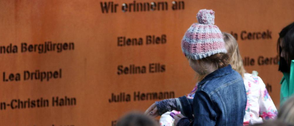 Gedenken am zweiten Jahrestag des Germanwings-Absturzes in den Alpen im März 2015 im Gymnasium von Haltern (Nordrhein-Westfalen), das 16 Schüler und zwei Lehrer bei dem Unglück verloren hatte.