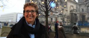 Den Dom im Rücken. Petra Zimmermann wird in der zentral gelegenen Kirche Heiligabend zwei Gottesdienste halten.