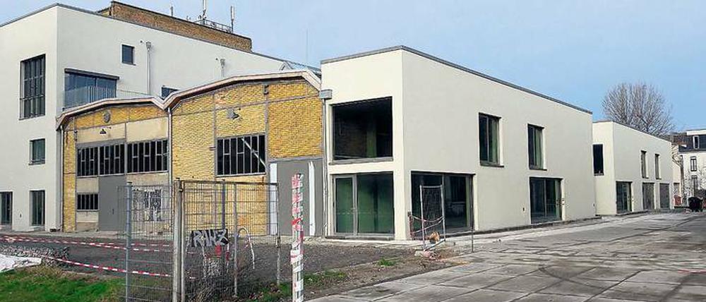 Bryan Adams hat eine alte Halle des Transformatorenwerks zum Atelierhaus umgebaut.