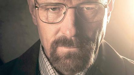 Wenn Sie das nicht schauen, sind Sie tot. Bryan Cranston, Hauptfigur der Serie „Breaking Bad“, die zum Kultereignis wurde. Er spielt einen Lehrer, der sich in einen Drogenhersteller und Killer verwandelt.