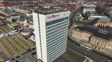Ein Wahrzeichen der Stadt. Das Mercure wurde 1969 eröffnet; es steht direkt in der City an der Havel.