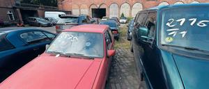 Park &amp; Hide. Die Polizei verwahrt auf ihren Sicherstellungsplätzen Fahrzeuge, die in Straftaten involviert waren. Zuletzt verschwanden mehrere. 