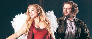 Ein tragisches Paar: Manuela Uhl in der Rolle der Marietta, Burkhard Fritz als Paul. 