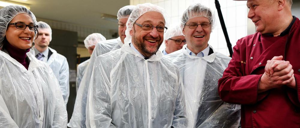 Hallo Realität! Martin Schulz besuchte während des Wahlkampfs eine Fischräucherei in Eckernförde.