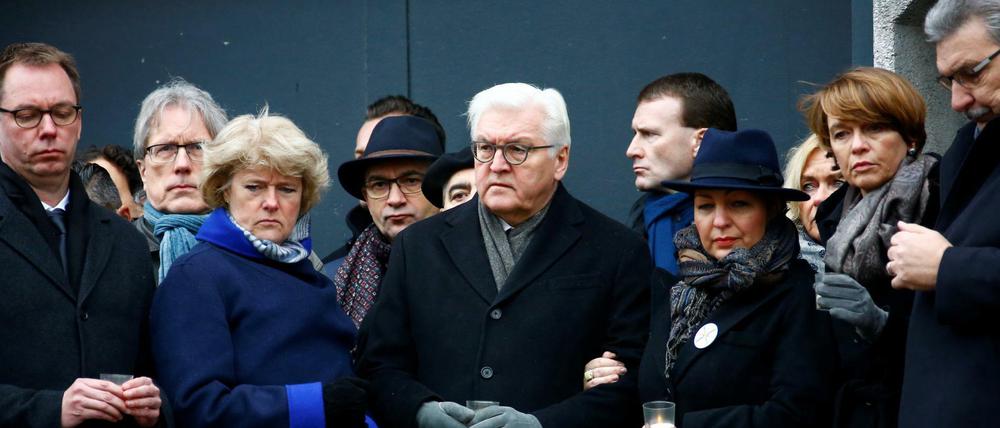 Seine Worte waren vorbildlich. Bundespräsident Frank-Walter Steinmeier (Mitte) benutzte am Jahrestag des Anschlags vom Breitscheidplatz nicht die abgedroschenen Floskeln.