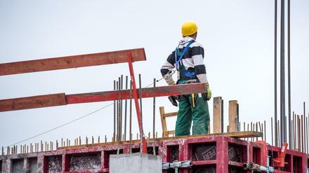 Der Bau boomt: Die Unternehmen klagen über fehlende Fachkräfte. 