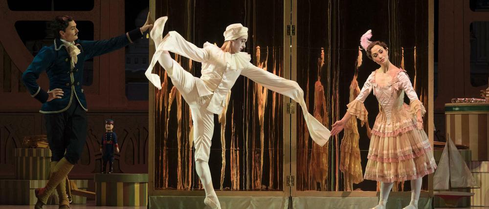 Szene aus "Der Nussknacker" mit dem Berliner Staatsballett.