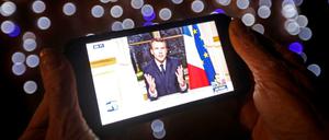 Mehr als zehn Millionen Zuschauer verfolgten die Neujahrsansprache des französischen Präsidenten Emmanuel Macron.