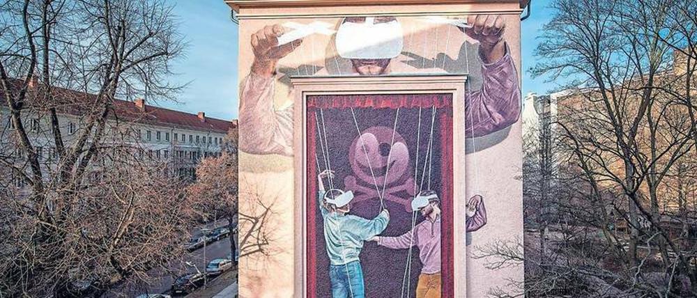’We are’ schmückt momentan eine Fassade in Prenzlauer Berg.