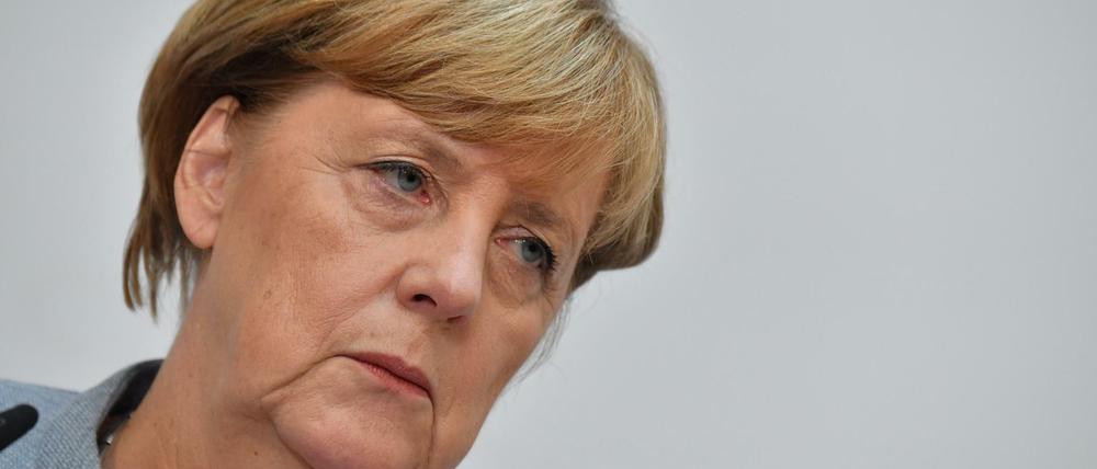 Bundeskanzlerin Angela Merkel, die Schwierigkeiten bei der Regierungsbildung lassen den Rückhalt für Kanzlerin Merkel in der Bevölkerung bröckeln.