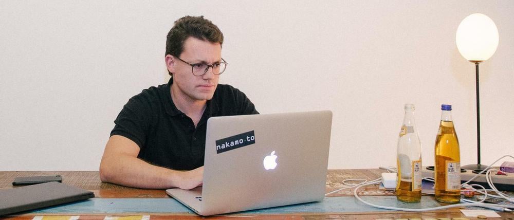 Robert Küfner erhielt seine ersten Bitcoins durch Mining.  In Berlin hat er eine Beratungsfirma gegründet.