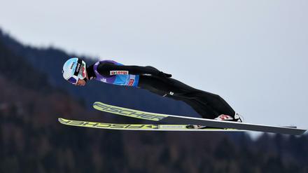 Überflieger. Nicht Richard Freitag, sondern Kamil Stoch.