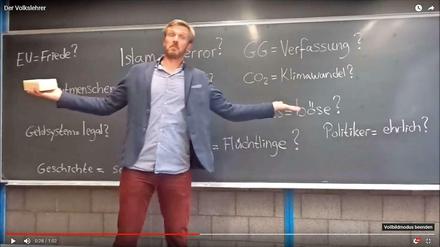 Krude Lehren. Nikolai N. unterrichtete bereits an mehreren Berliner Grundschulen.