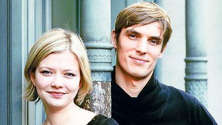 Geige und Klavier. Alina Ibragimova und Cédric Tiberghien.