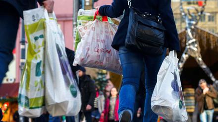 Nach dem Berliner Ladenöffnungsgesetz dürfen Geschäfte an bis zu zehn Sonntagen im Jahr öffnen, falls dafür ein öffentliches Interesse besteht.