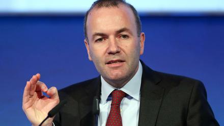 Der stellvertretende Parteivorsitzende der CSU, Manfred Weber hat mit einer Äußerung zur Flüchtlingspolitik in Europa bei der Klausurtagung der CSU-Bundestagsabgeordneten in Seeon für Irritationen gesorgt.