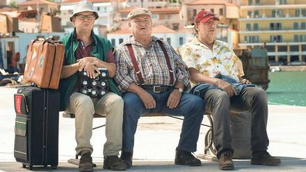 Auf familiärer Mission: Im zweiten Film der „Krüger“-Reihe suchen Horst Krause (Mitte) mit seinen Filmkumpels Ecki (Jörg Gudzuhn, rechts) und Bernd (Fritz Roth) Griechenland heim. 