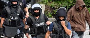 Berliner Beamte dürfen ihre Tattoos nun im Dienst zeigen. 
