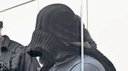 Der Salafist Abu Walaa muss sich seit Dezember vor dem Oberlandesgericht in Celle verantworten.
