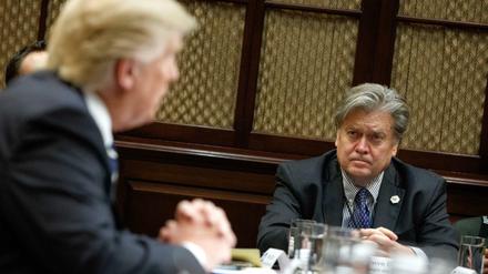 Präsident Donald Trump und sein Chefstratege Steve Bannon im Januar 2017 im Weißen Haus. 