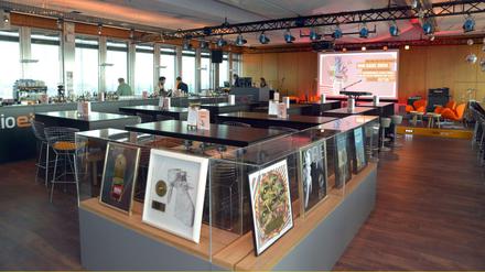 Die "Radioeins Dachlounge" in der 14. Etage des rbb-Fernsehzentrums am Theodor-Heuss-Platz.