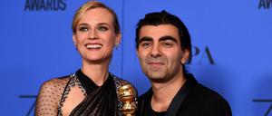 Stolze Sieger: Diane Kruger und Fatih Akin zeigen den Golden Globe für "Aus dem Nichts"