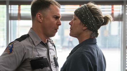 Sam Rockwell als Jason Dickson und Frances McDormand als Mildred Hayes in einer Szene des Kinofilms "Three Billboards Outside Ebbing, Missouri".