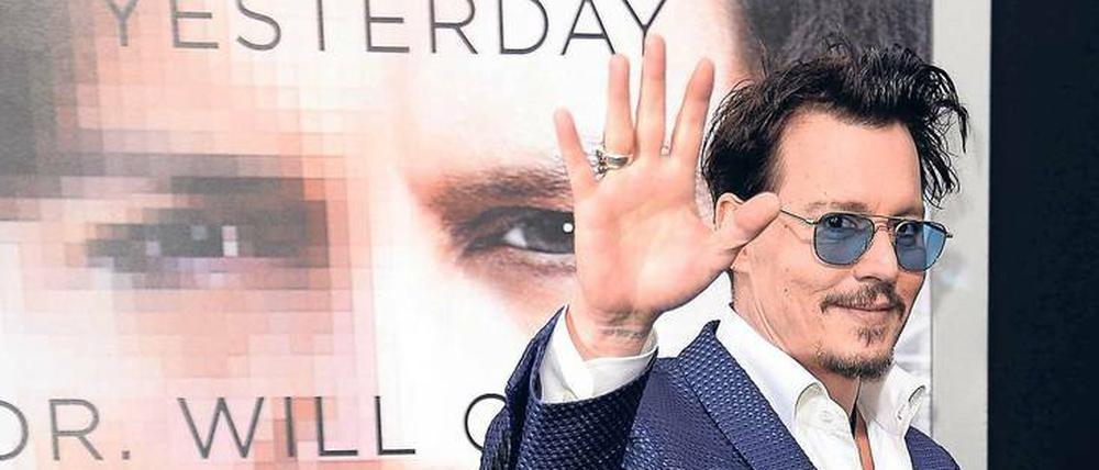 Sexiest Man Alive. Johnny Depp erhielt diesen Titel gleich zwei Mal. In dem Film „Transcendence“ spielt er einen Wissenschaftler, der sich mit Daten beschäftigt. Der Beruf „Data Scientist“ gilt übrigens als „Sexiest Job of the 21st Century“. 